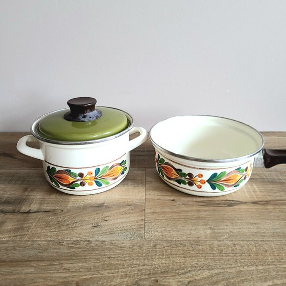 Vintage Retro 1970s Enamelware Saucepan/pots set with bright floral theme. - Picture 1 of 10